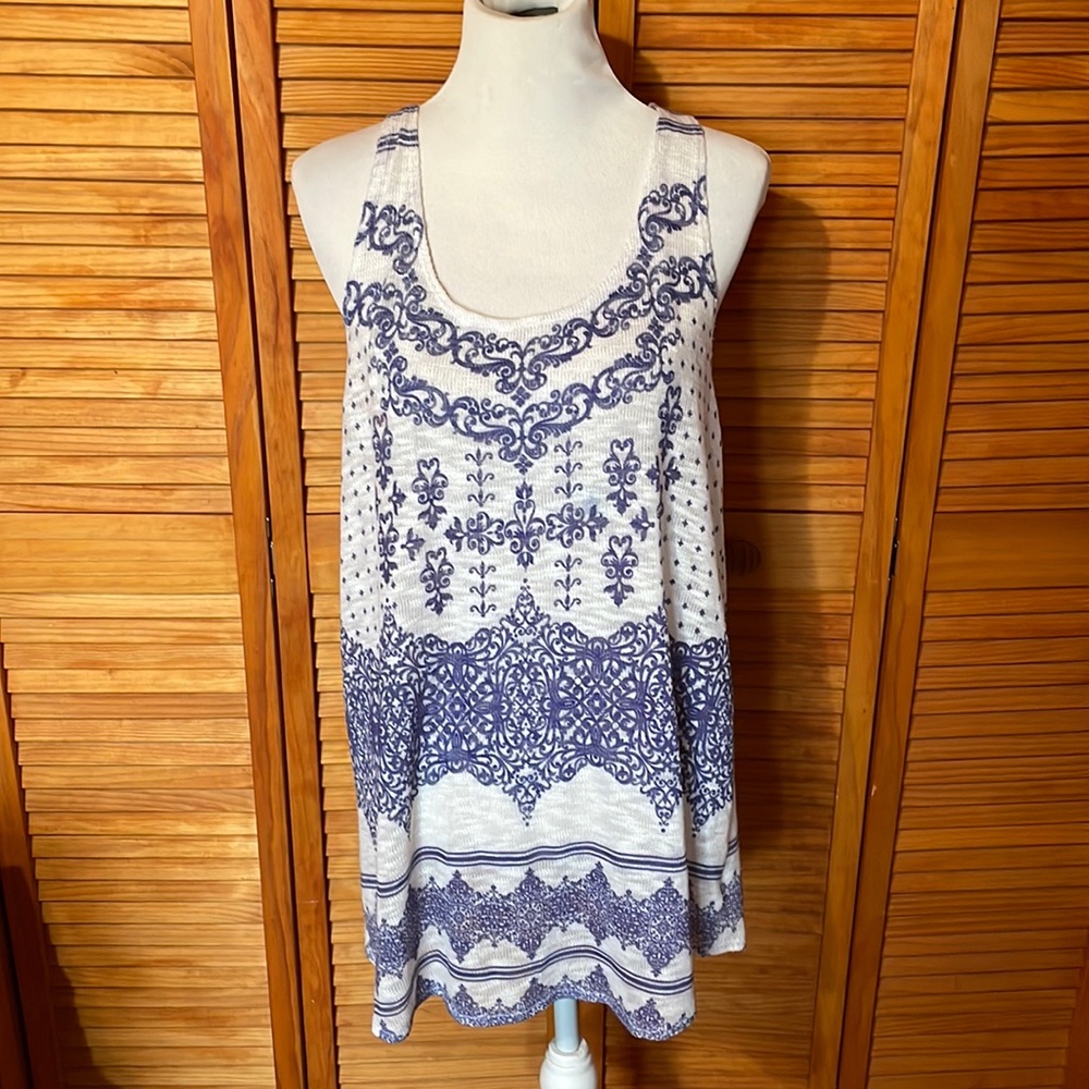 Maurice’s blue & white tank top